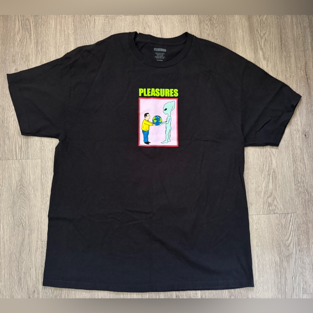 Black Graphic Tee - Short Sleeve
